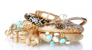 Selling and pawning and buying jewelry in Phoenix, Arizona